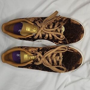 Adidas Originals- NWT Stan Smith Velvet Sneakers in Brown and Gold